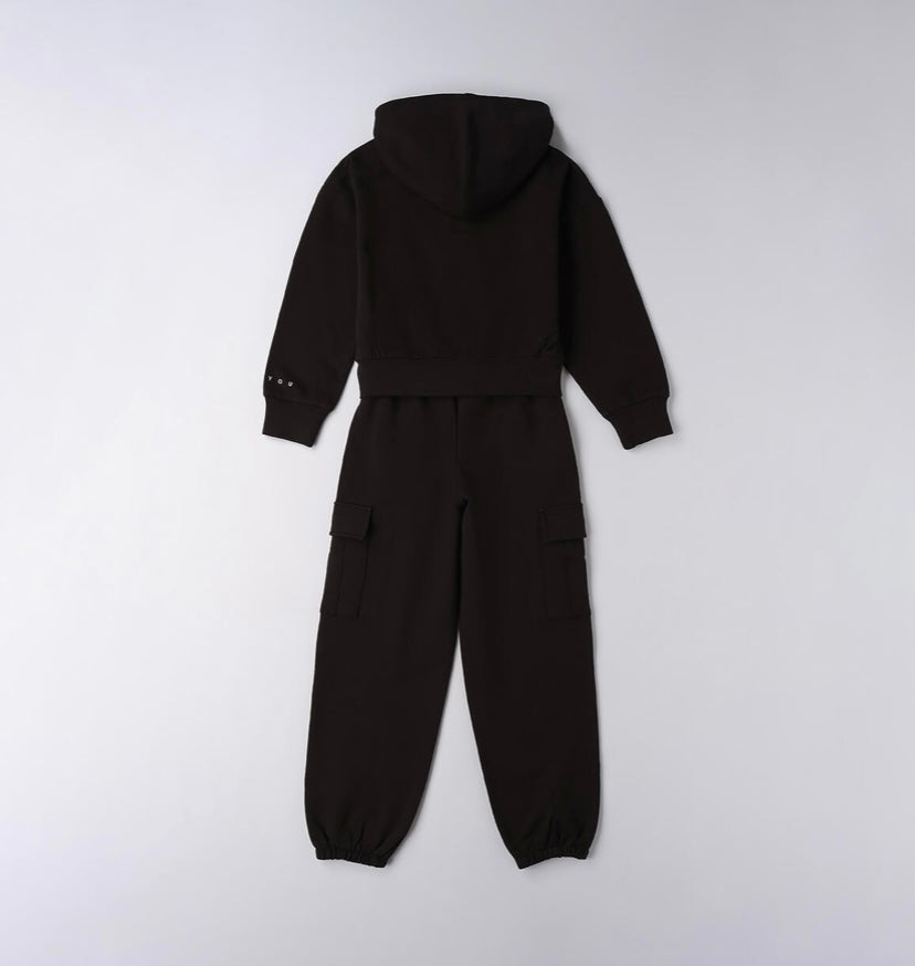 Tuta ragazza nel colore nero con cappuccio e pantalone gargo