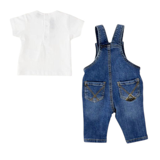 Completo composto da t-shirt e salopette in denim