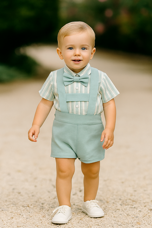 Completo bambino in misto lino , nel colore verde acqua.