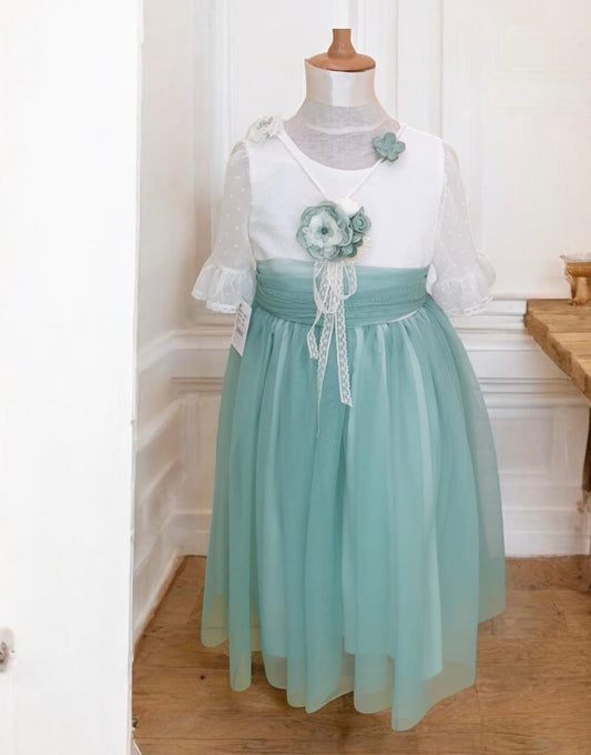 Abito cerimonia in bianco e verde, realizzato in misto cotone.