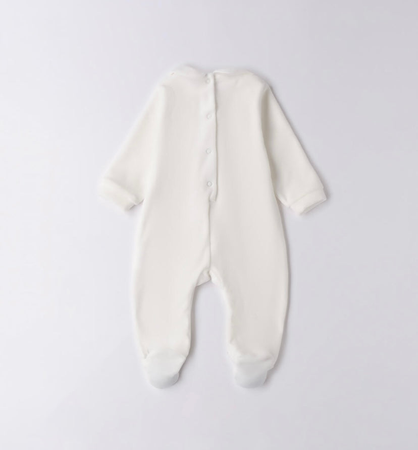 Tutina ciniglia con applicazione cuori nel colore panna