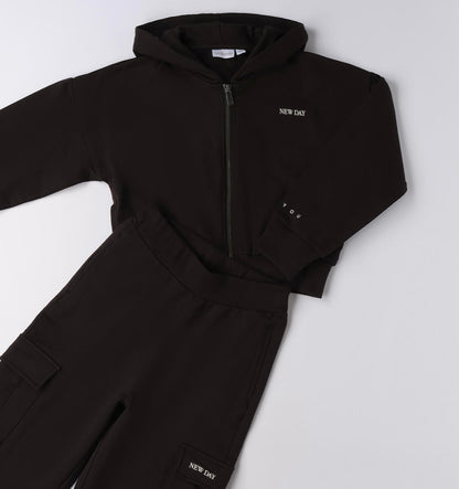 Tuta ragazza nel colore nero con cappuccio e pantalone gargo