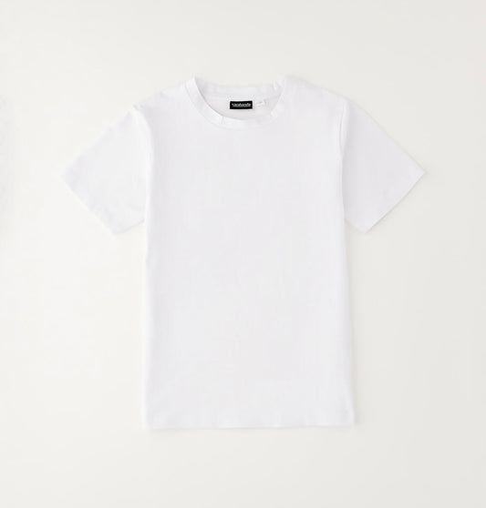 T-shirt da ragazzo nel colore bianco