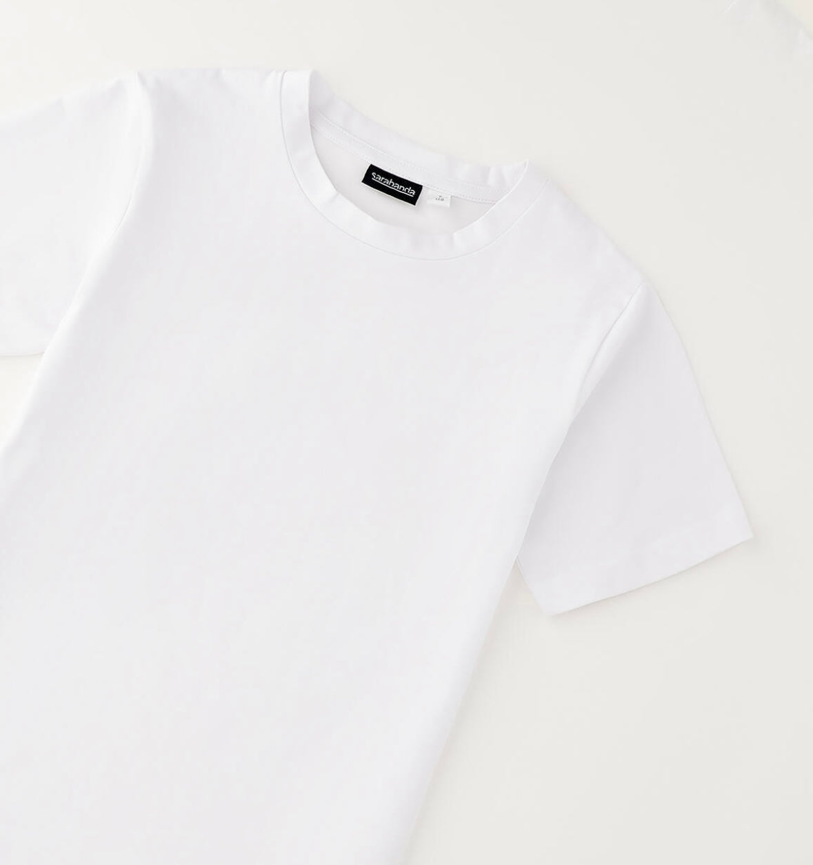 T-shirt da ragazzo nel colore bianco