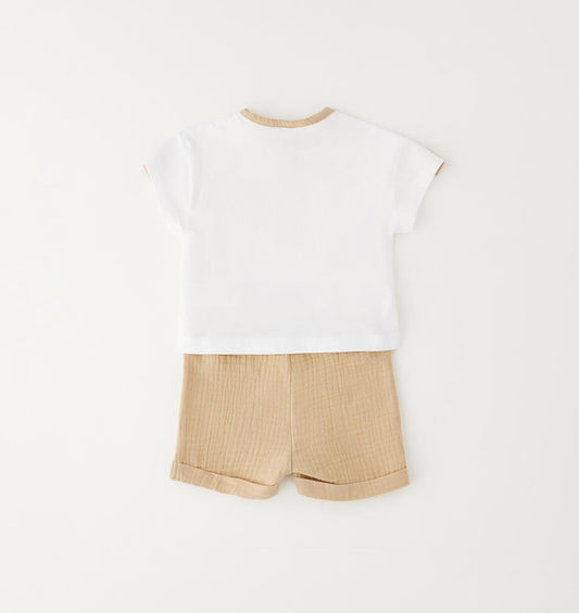 Completo estivo composto da t-shirt e short in muslin