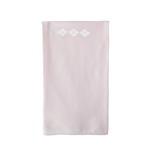 Quadrato in cotone rosa con ricamo rombi bianco