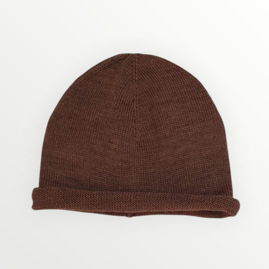 Cappellino in lana merino marrone.