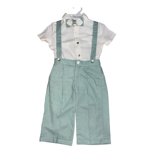 Completo bambino in misto lino, nel colore verde acqua e la camicia nel colore bianco.