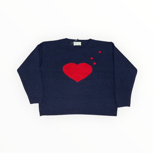 Maglione girocollo con cuore rosso davanti