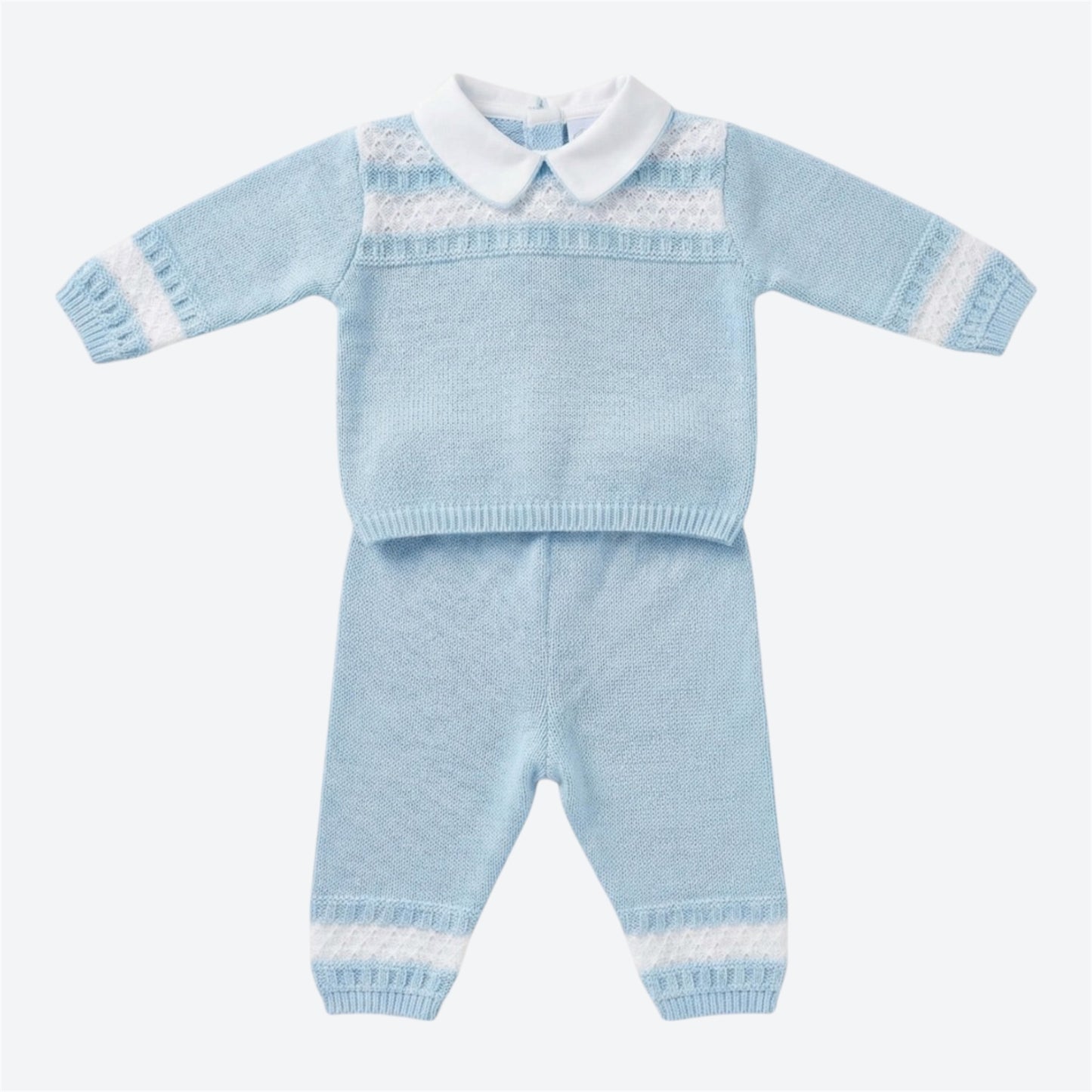 Completo spezzato in filo con maglia e pantalone celeste